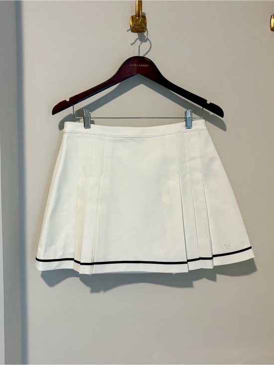 Tory Burch Dresses & Skirts - Tory Burch Sport Tech Twill Pleated White Tennis Skirt with Navy Trim